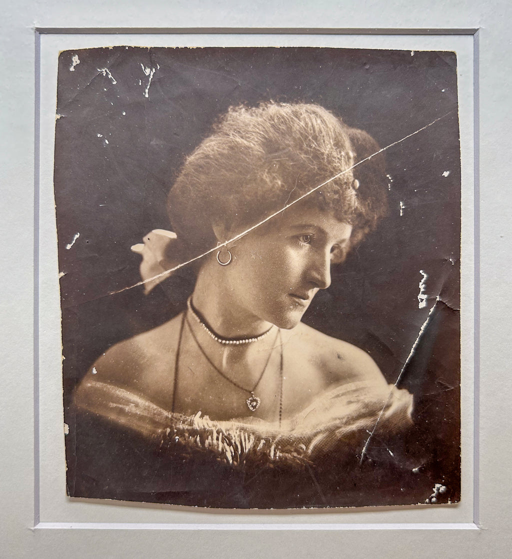 Cicely - Original 1910s Silver Gelatin Photo sepia toned – Elegant Vintage Lady with Handmade Frame