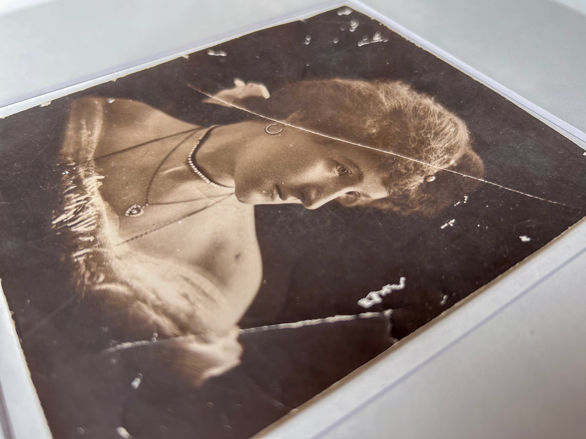 Cicely - Original 1910s Silver Gelatin Photo sepia toned – Elegant Vintage Lady with Handmade Frame