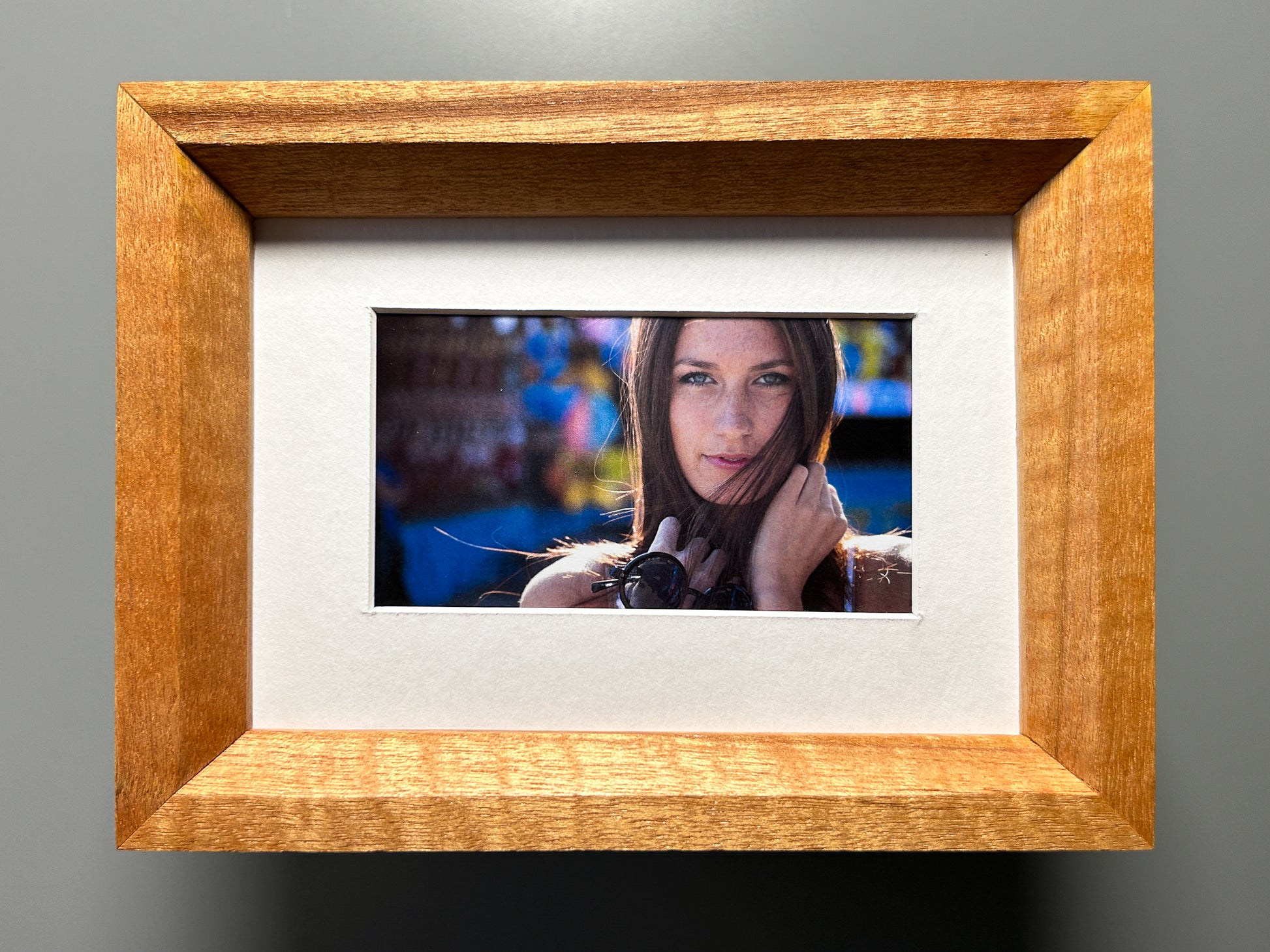 European crafted picture frame with distinctive exotic birdseye maple hardwood grain 4x6 inches
