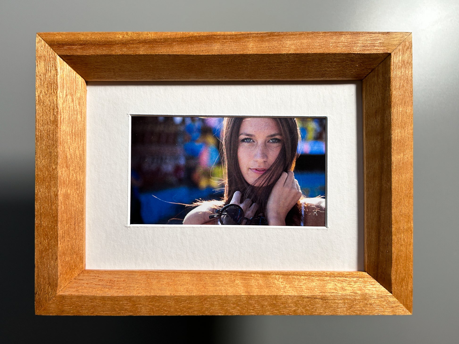 European crafted picture frame with distinctive exotic birdseye maple hardwood grain 4x6 inches