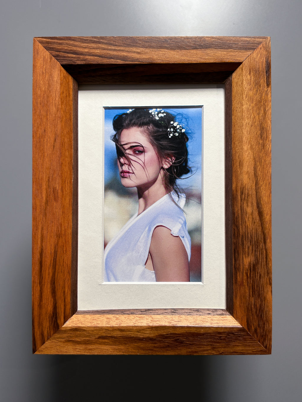 Sustainable exotic wood picture frame handmade in Europe 4x6 inches