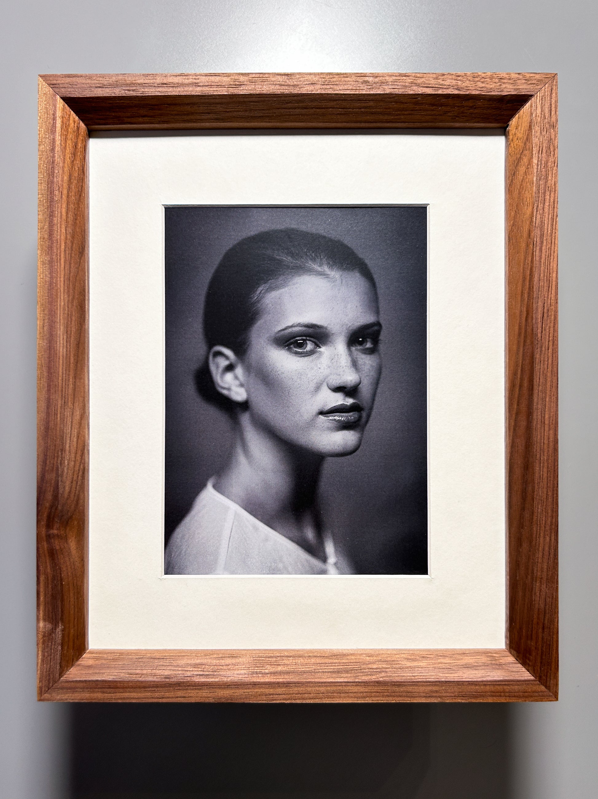 Handmade Walnut Wood Picture Frame 8×10 inch (20x25 cm)